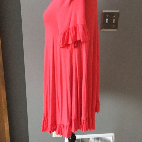 Coral ruffled top - Picture 3 of 7